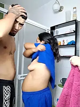 Stripchat Free Porn Cam of royalgirls_x