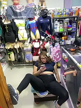 Stripchat Live Sex of ROSALIASSHOP