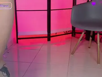 Stripchat Live Sex Cam of liliwatsonj