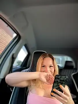 Stripchat Live Sex Cam of LavenderHot