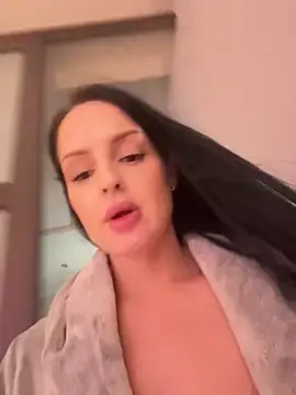 Stripchat Nude Webcam of Evaryn