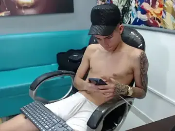 Stripchat Live Sex Cam of paul_ponce