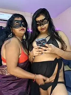 Stripchat Live Sex Cam of Naughty_Kayra