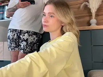 Stripchat Watch Live Sex Cams of Adelovenick