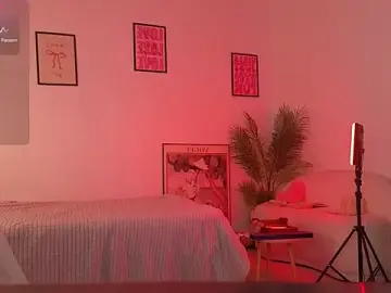 Stripchat Live Sex Cam of casey_robbinss