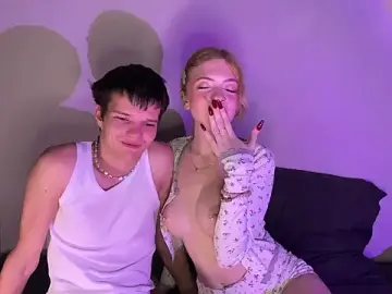 Stripchat Sex Cam of AnnaLucasShow