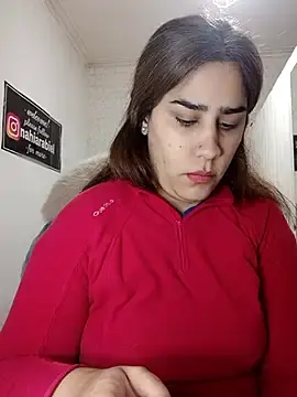 Stripchat Sex Cam of nahiarabiel33