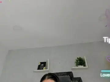 Stripchat Live Sex Cam of AmbarBrownn1_