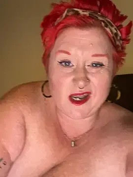 Stripchat Adult Webcams of BustyRedxx