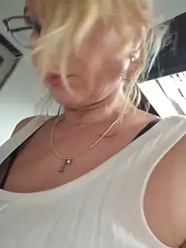 Stripchat Live Sex Cam of elacoquette