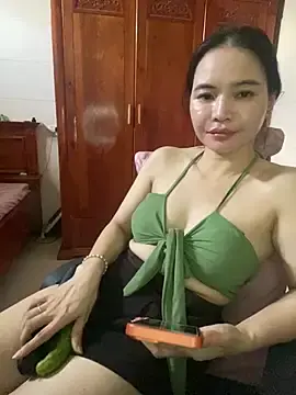 Stripchat Free Live Porn of LiLi-Kirix99