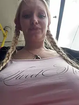 Stripchat Sex Chat of Elfi_InPublic