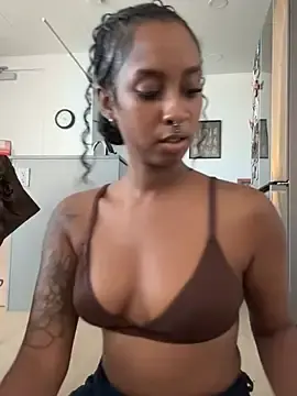 Stripchat Live Sex of Your_Paris