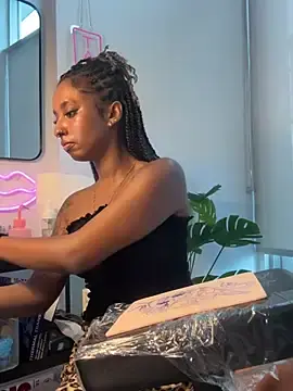Stripchat Live Sex of Your_Paris