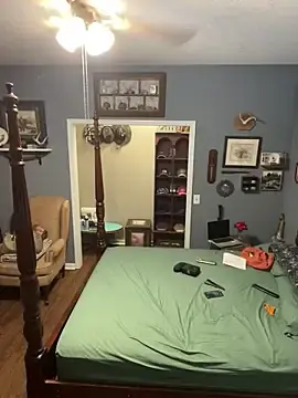 Stripchat Live Sex Cam of BootsAndCountry