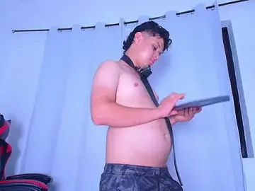 Stripchat Free Live Porn of NathanBroks