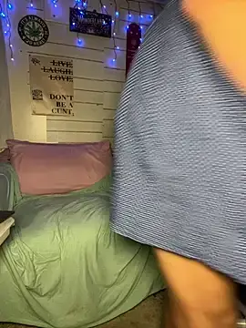 Stripchat Adult Webcam of TrenaAnne