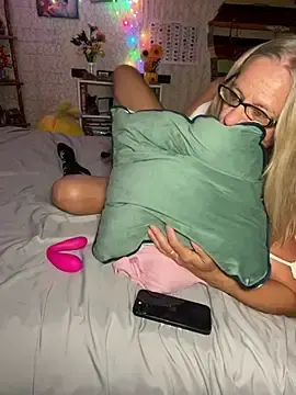 Stripchat Best live sex cam show of TrenaAnne