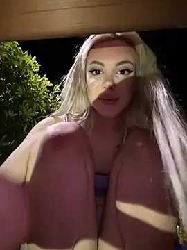 Stripchat Free Live Porn of AlyssaFoxx_