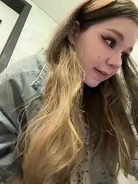 Stripchat Watch Live Sex Cams of PumaShyXD