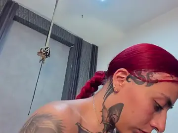 Stripchat Sex Cam of selene_red_