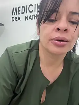 Stripchat Live Sex Cam of Dr_Nathalia_28