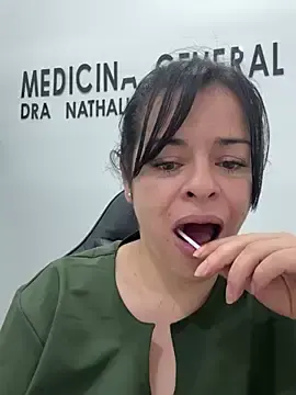 Stripchat Watch Live Sex Cams of Dr_Nathalia_28