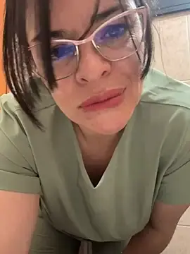 Stripchat Live Sex Cam of Dr_Nathalia_28
