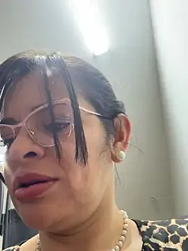 Stripchat Free Porn Cam of Dr_Nathalia_28