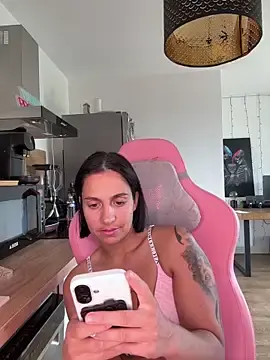 Stripchat Free Porn Cam of LaPetiteKim