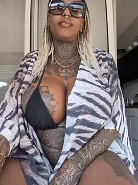 Stripchat Sex Cam of DarkDea