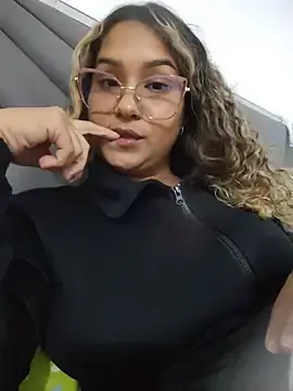 Stripchat Free Live Porn of BrendaGirs