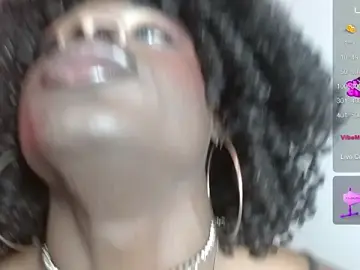 Stripchat Free Live Porn of puca_ebony