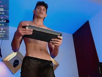 Stripchat Live Sex Cam of KamiSuarez