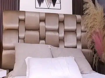 Stripchat Watch Live Sex Cams of XXMILE