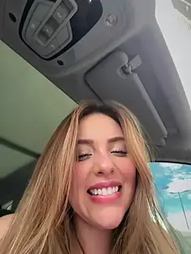 Stripchat Free Porn Cam of Alirawrz