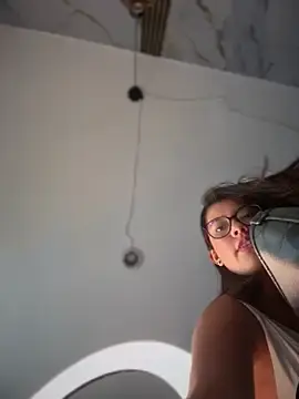 Stripchat Live Porn of sara_calderon