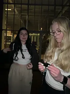 Stripchat Best live sex cam show of EllyNora