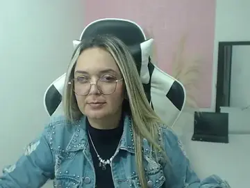 Stripchat Sex Cam of samy_vsn