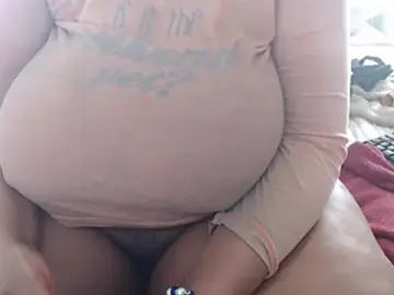 Stripchat Sex Cam of BUBBLYBUNNYxx