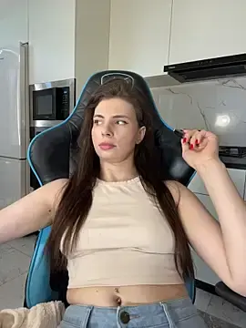 Stripchat Sex Cam of CurlyLara