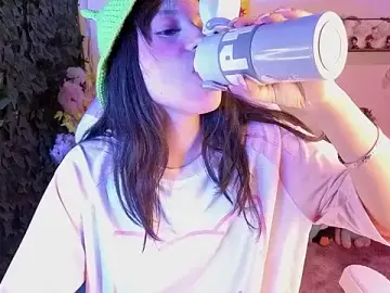 Stripchat Nude Webcam of Eymmy_24