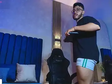 Stripchat Live Sex Cam of Liam_Kleiin