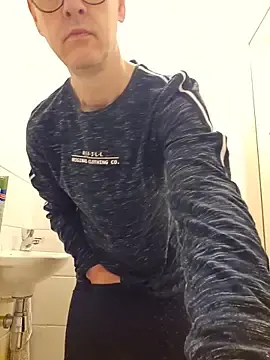 Stripchat Free Porn Cam of Hectorthyssen1