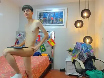 Stripchat Free Porn Cam of maxim_rod