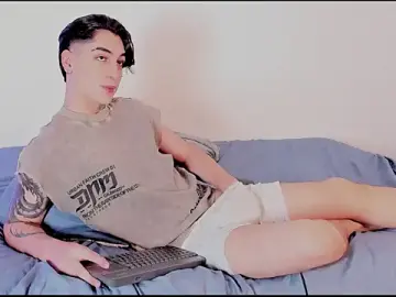 Stripchat Live Sex Cam of Thiago_angel