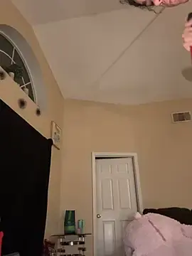 Stripchat Sex Cam of Kiki_hammyy