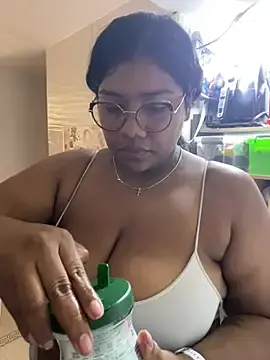 Stripchat Live Sex Cam of paola091