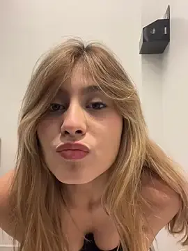 Stripchat Free Porn Cam of ZoehAngel