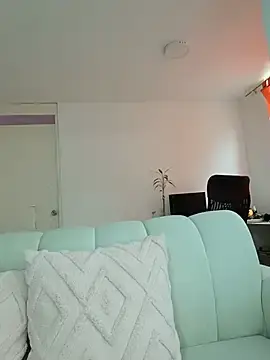 Stripchat Free Porn Cam of Halliesturner